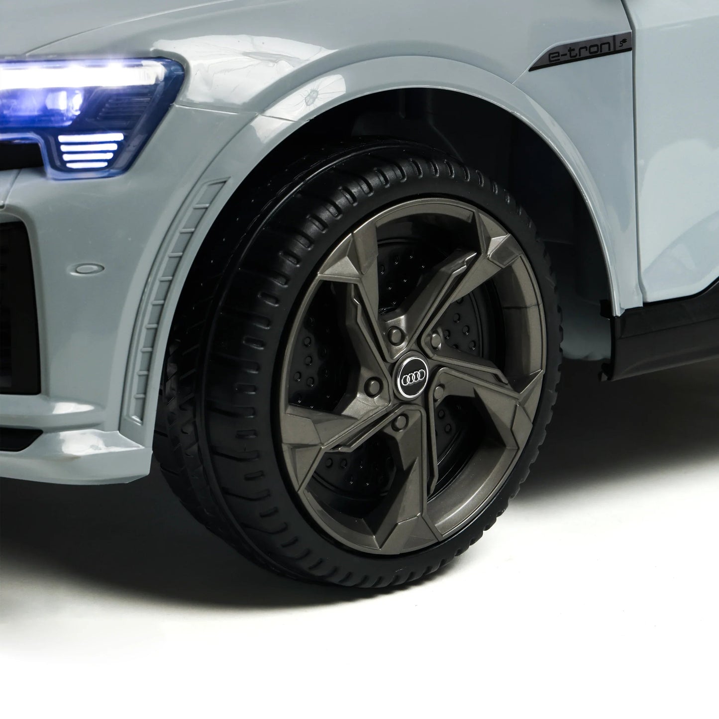 Audi SQ8 E-tron — packaging e confezione