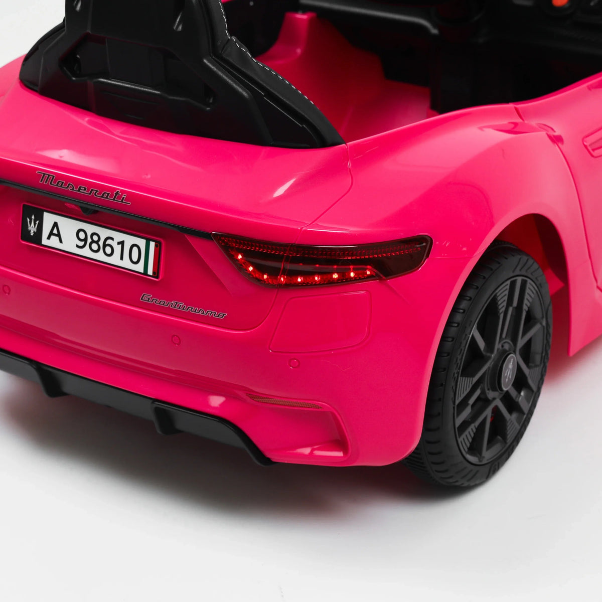 MASERATI GRATURISMO FOLGORE - Motique 