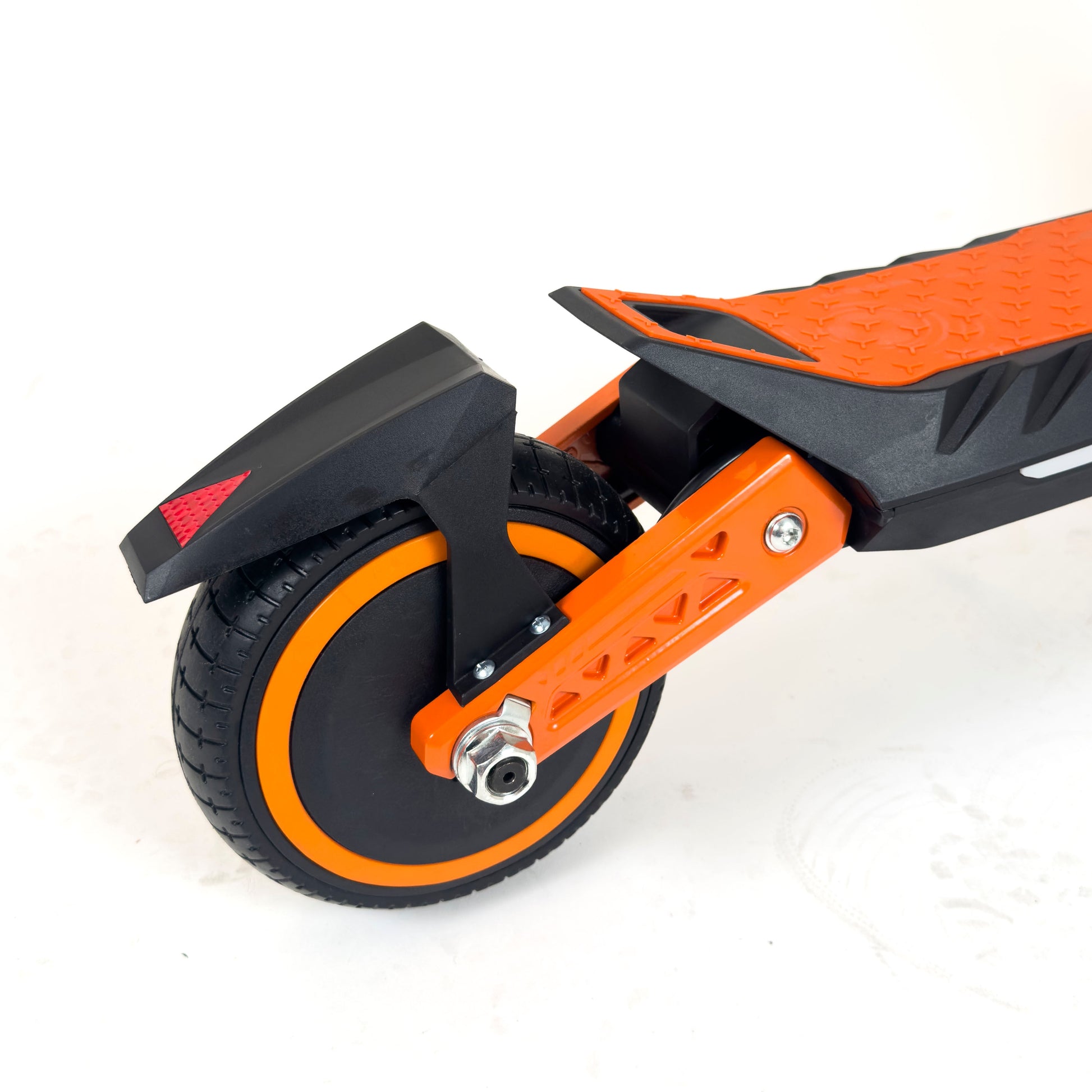 MONOPATTINO E-SCOOTER U8 — dettaglio ruote